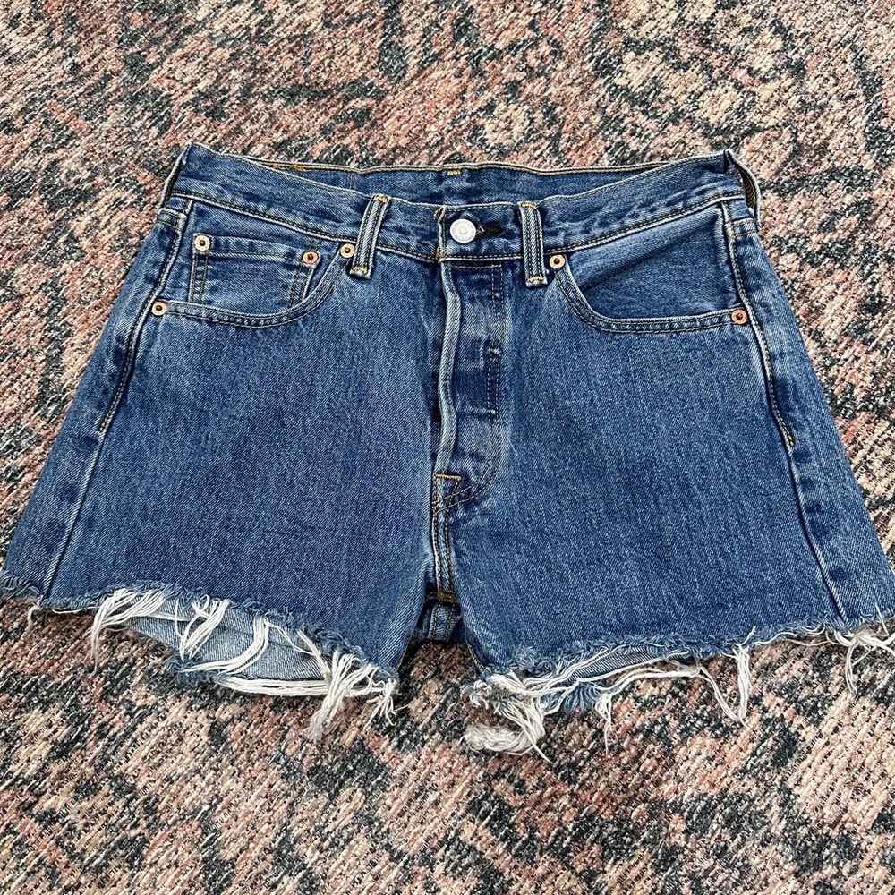 LEVIS 501 cut off shorts